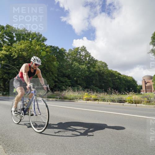 14.09.2025 - Stadtparktriathlon Michael Burmester http://msf.ph/oto/8894479 14.09.2025 12:24:33 Radfahren 1156, 1173, 1193 meine-sportfotos.de