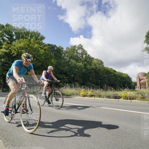 14.09.2025 - Stadtparktriathlon Michael Burmester http://msf.ph/oto/8894481 14.09.2025 12:24:34 Radfahren 1156, 1173, 1193, 1210 meine-sportfotos.de