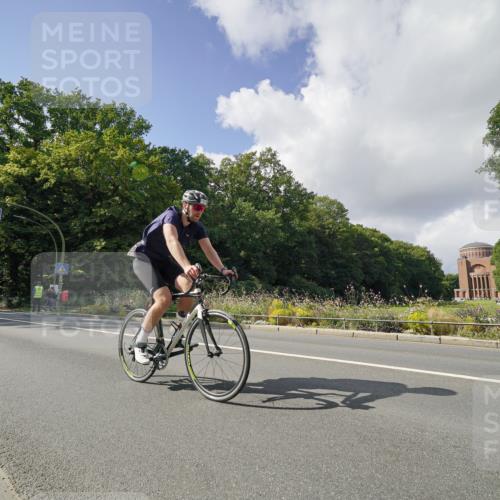 14.09.2025 - Stadtparktriathlon Michael Burmester http://msf.ph/oto/8894505 14.09.2025 12:25:14 Radfahren 1148, 1150, 1163, 1187, 1208, 1255, 1307 meine-sportfotos.de
