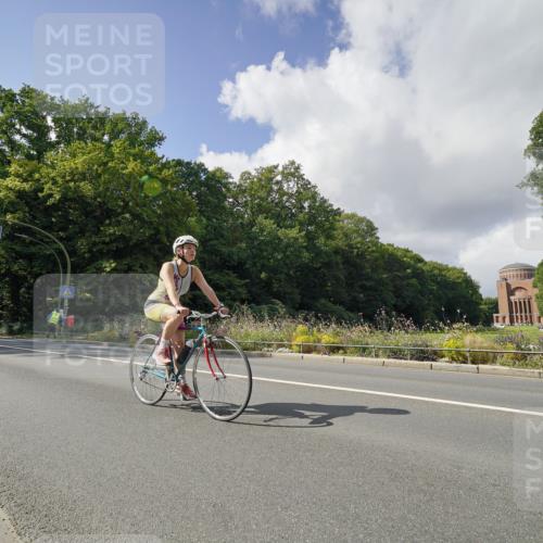 14.09.2025 - Stadtparktriathlon Michael Burmester http://msf.ph/oto/8894514 14.09.2025 12:25:37 Radfahren 1081, 1141, 1274, 1300, 1310 meine-sportfotos.de