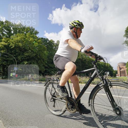 14.09.2025 - Stadtparktriathlon Michael Burmester http://msf.ph/oto/8894528 14.09.2025 12:25:56 Radfahren 1100, 1132, 1167, 1212, 1245 meine-sportfotos.de
