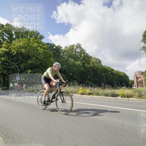 14.09.2025 - Stadtparktriathlon Michael Burmester http://msf.ph/oto/8894534 14.09.2025 12:26:08 Radfahren 1149, 1260, 1297, 1304 meine-sportfotos.de