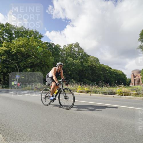 14.09.2025 - Stadtparktriathlon Michael Burmester http://msf.ph/oto/8894536 14.09.2025 12:26:21 Radfahren 1126, 1220 meine-sportfotos.de