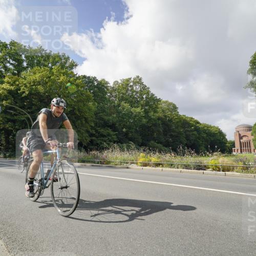 14.09.2025 - Stadtparktriathlon Michael Burmester http://msf.ph/oto/8894549 14.09.2025 12:27:04 Radfahren 1189, 1218, 1250, 1303 meine-sportfotos.de