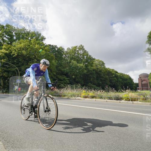 14.09.2025 - Stadtparktriathlon Michael Burmester http://msf.ph/oto/8894584 14.09.2025 12:28:54 Radfahren 1151, 1213, 1264, 1315 meine-sportfotos.de