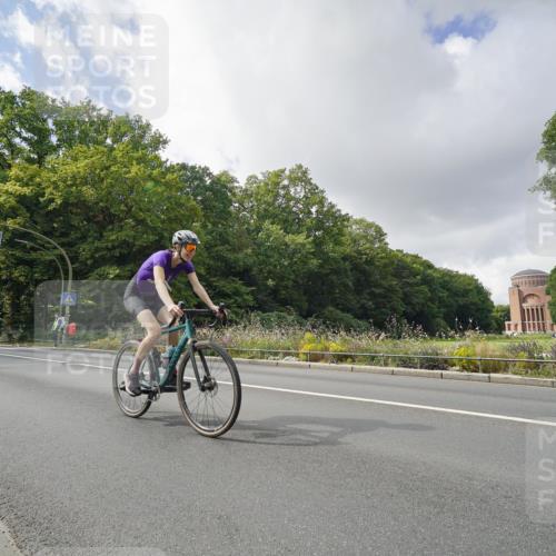 14.09.2025 - Stadtparktriathlon Michael Burmester http://msf.ph/oto/8894601 14.09.2025 12:29:27 Radfahren 1197, 1291 meine-sportfotos.de