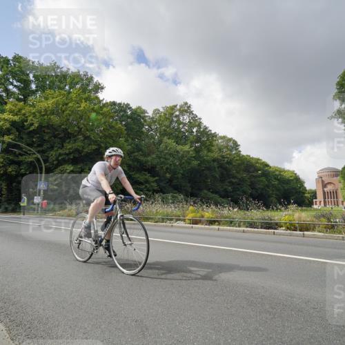 14.09.2025 - Stadtparktriathlon Michael Burmester http://msf.ph/oto/8894638 14.09.2025 12:30:57 Radfahren 1237, 1251, 1263, 1278, 1288, 1295, 1321 meine-sportfotos.de
