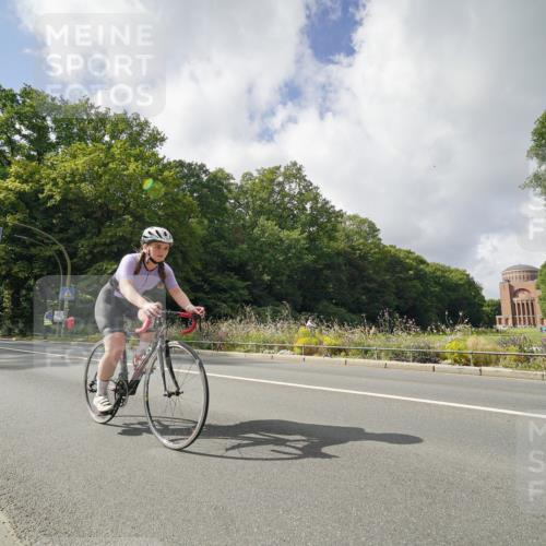 14.09.2025 - Stadtparktriathlon Michael Burmester http://msf.ph/oto/8894669 14.09.2025 12:32:40 Radfahren 1309 meine-sportfotos.de