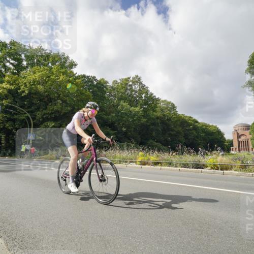 14.09.2025 - Stadtparktriathlon Michael Burmester http://msf.ph/oto/8894700 14.09.2025 12:33:56 Radfahren 1208, 1246, 1260, 1276, 1297, 1304 meine-sportfotos.de