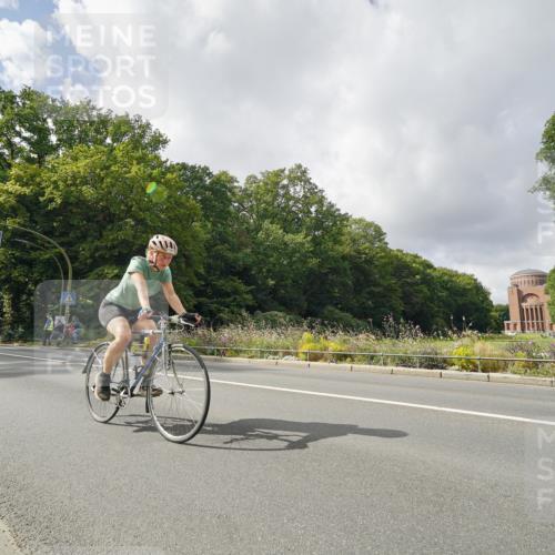 14.09.2025 - Stadtparktriathlon Michael Burmester http://msf.ph/oto/8894709 14.09.2025 12:34:38 Radfahren 1126, 1250, 1307 meine-sportfotos.de