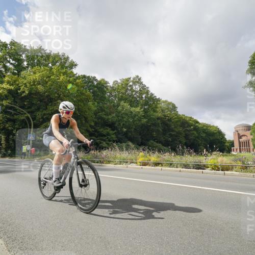 14.09.2025 - Stadtparktriathlon Michael Burmester http://msf.ph/oto/8894721 14.09.2025 12:35:05 Radfahren 1220, 1242, 1300 meine-sportfotos.de