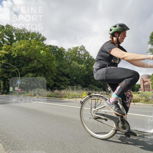 14.09.2025 - Stadtparktriathlon Michael Burmester http://msf.ph/oto/8894728 14.09.2025 12:35:24 Radfahren 1223, 1267, 1275, 1303, 1411 meine-sportfotos.de