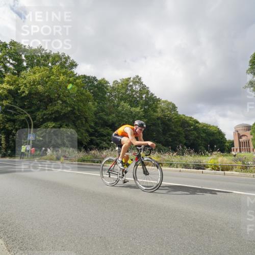 14.09.2025 - Stadtparktriathlon Michael Burmester http://msf.ph/oto/8894731 14.09.2025 12:35:30 Radfahren 1267, 1303, 1385, 1400, 1411 meine-sportfotos.de