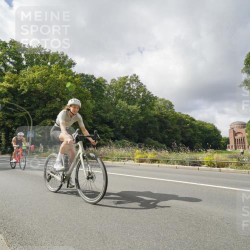 14.09.2025 - Stadtparktriathlon Michael Burmester http://msf.ph/oto/8894739 14.09.2025 12:35:43 Radfahren 1218, 1244, 1252, 1296, 1385, 1391, 1400, 1415 meine-sportfotos.de