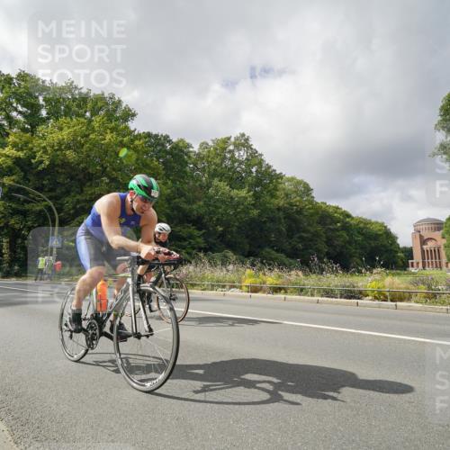 14.09.2025 - Stadtparktriathlon Michael Burmester http://msf.ph/oto/8894747 14.09.2025 12:36:00 Radfahren 1176, 1286, 1292, 1355, 1373, 1399 meine-sportfotos.de
