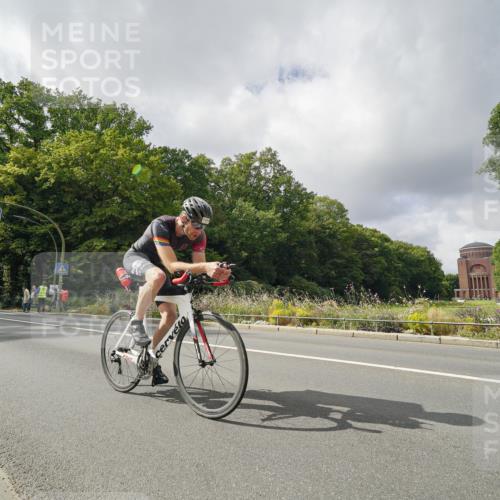 14.09.2025 - Stadtparktriathlon Michael Burmester http://msf.ph/oto/8894750 14.09.2025 12:36:05 Radfahren 1176, 1286, 1292, 1373, 1399 meine-sportfotos.de