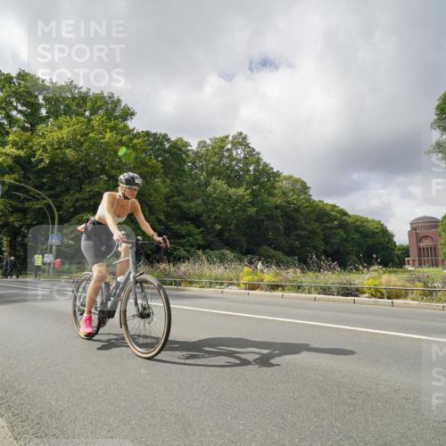 14.09.2025 - Stadtparktriathlon Michael Burmester http://msf.ph/oto/8894752 14.09.2025 12:36:07 Radfahren 1176, 1286, 1399 meine-sportfotos.de