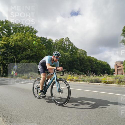 14.09.2025 - Stadtparktriathlon Michael Burmester http://msf.ph/oto/8894756 14.09.2025 12:36:20 Radfahren 1299, 1339, 1351, 1352 meine-sportfotos.de