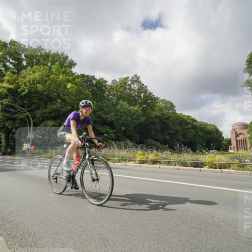 14.09.2025 - Stadtparktriathlon Michael Burmester http://msf.ph/oto/8894757 14.09.2025 12:36:24 Radfahren 1339, 1351, 1352 meine-sportfotos.de