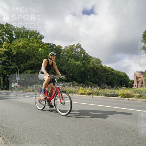 14.09.2025 - Stadtparktriathlon Michael Burmester http://msf.ph/oto/8894759 14.09.2025 12:36:28 Radfahren 1339, 1351 meine-sportfotos.de