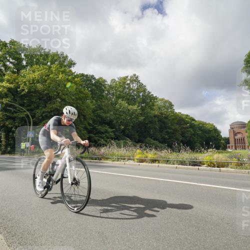 14.09.2025 - Stadtparktriathlon Michael Burmester http://msf.ph/oto/8894763 14.09.2025 12:36:42 Radfahren 1151, 1257, 1264, 1365, 1377 meine-sportfotos.de