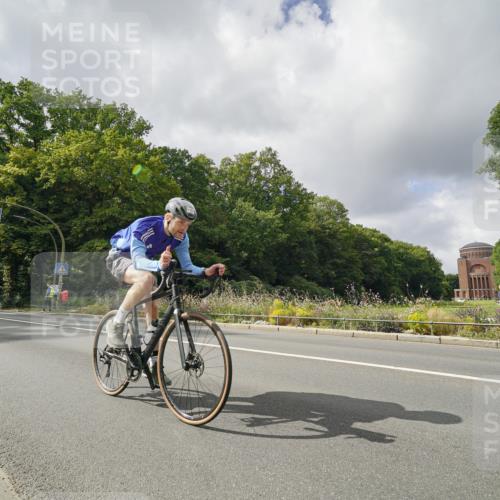 14.09.2025 - Stadtparktriathlon Michael Burmester http://msf.ph/oto/8894764 14.09.2025 12:36:47 Radfahren 1151, 1264, 1298, 1311, 1361, 1365, 1377, 1405 meine-sportfotos.de