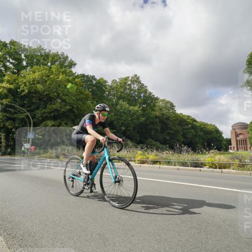 14.09.2025 - Stadtparktriathlon Michael Burmester http://msf.ph/oto/8894771 14.09.2025 12:36:54 Radfahren 1298, 1311, 1315, 1361, 1365, 1380, 1388, 1405 meine-sportfotos.de