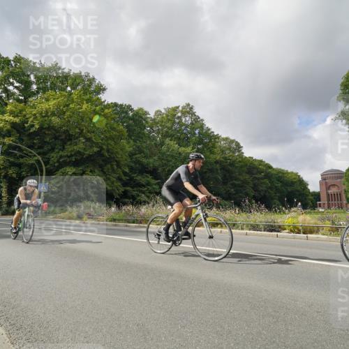 14.09.2025 - Stadtparktriathlon Michael Burmester http://msf.ph/oto/8894782 14.09.2025 12:37:17 Radfahren 1200, 1283, 1322, 1356, 1367, 1381, 1386, 1404, 1407 meine-sportfotos.de