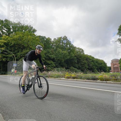 14.09.2025 - Stadtparktriathlon Michael Burmester http://msf.ph/oto/8894808 14.09.2025 12:38:06 Radfahren 1134, 1231, 1241, 1258, 1308, 1392 meine-sportfotos.de