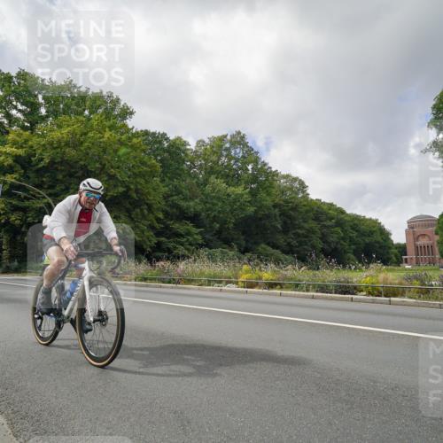 14.09.2025 - Stadtparktriathlon Michael Burmester http://msf.ph/oto/8894811 14.09.2025 12:38:15 Radfahren 1159, 1175, 1258 meine-sportfotos.de