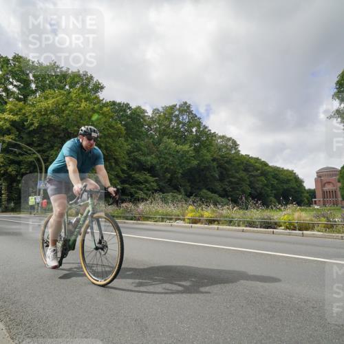 14.09.2025 - Stadtparktriathlon Michael Burmester http://msf.ph/oto/8894813 14.09.2025 12:38:19 Radfahren 1157, 1159, 1175, 1183 meine-sportfotos.de