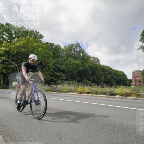 14.09.2025 - Stadtparktriathlon Michael Burmester http://msf.ph/oto/8894816 14.09.2025 12:38:27 Radfahren 1157, 1183, 1204, 1290 meine-sportfotos.de