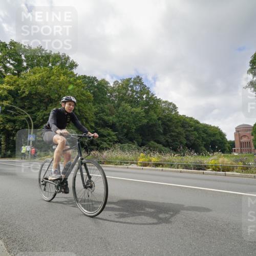 14.09.2025 - Stadtparktriathlon Michael Burmester http://msf.ph/oto/8894817 14.09.2025 12:38:31 Radfahren 1157, 1183, 1204, 1273, 1290, 1326 meine-sportfotos.de