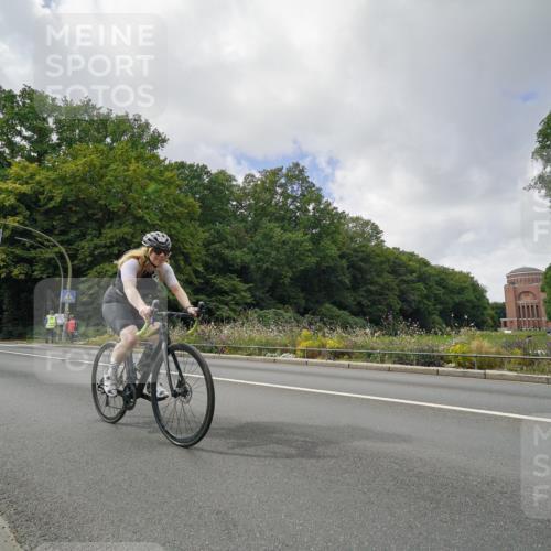 14.09.2025 - Stadtparktriathlon Michael Burmester http://msf.ph/oto/8894822 14.09.2025 12:38:39 Radfahren 1273, 1326, 1342, 1345, 1368 meine-sportfotos.de