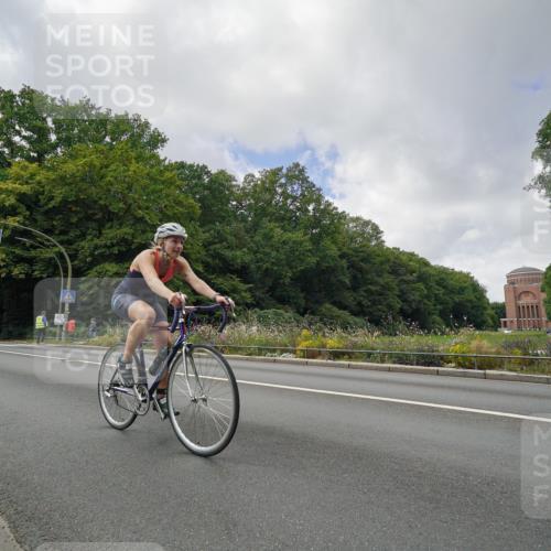 14.09.2025 - Stadtparktriathlon Michael Burmester http://msf.ph/oto/8894826 14.09.2025 12:38:47 Radfahren 1342, 1345, 1359, 1368 meine-sportfotos.de