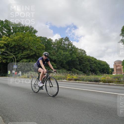 14.09.2025 - Stadtparktriathlon Michael Burmester http://msf.ph/oto/8894843 14.09.2025 12:39:19 Radfahren 1263, 1278, 1347, 1413 meine-sportfotos.de