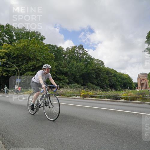 14.09.2025 - Stadtparktriathlon Michael Burmester http://msf.ph/oto/8894844 14.09.2025 12:39:26 Radfahren 1251, 1278, 1360 meine-sportfotos.de