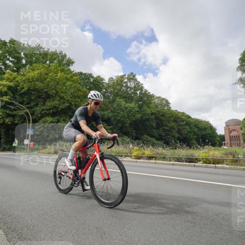 14.09.2025 - Stadtparktriathlon Michael Burmester http://msf.ph/oto/8894853 14.09.2025 12:39:47 Radfahren 1317, 1321, 1327, 1335, 1394, 1417 meine-sportfotos.de