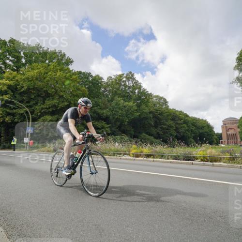 14.09.2025 - Stadtparktriathlon Michael Burmester http://msf.ph/oto/8894854 14.09.2025 12:39:50 Radfahren 1317, 1327, 1335, 1394, 1417 meine-sportfotos.de