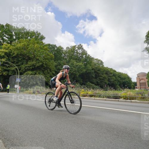 14.09.2025 - Stadtparktriathlon Michael Burmester http://msf.ph/oto/8894856 14.09.2025 12:40:02 Radfahren 1237, 1239, 1254, 1261, 1288, 1301, 1371 meine-sportfotos.de