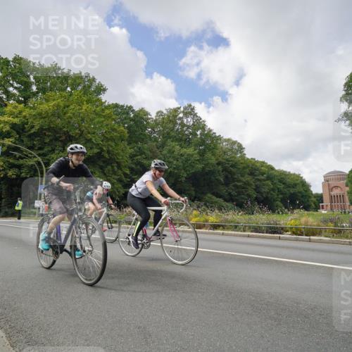 14.09.2025 - Stadtparktriathlon Michael Burmester http://msf.ph/oto/8894858 14.09.2025 12:40:03 Radfahren 1237, 1239, 1254, 1261, 1288, 1301, 1371 meine-sportfotos.de