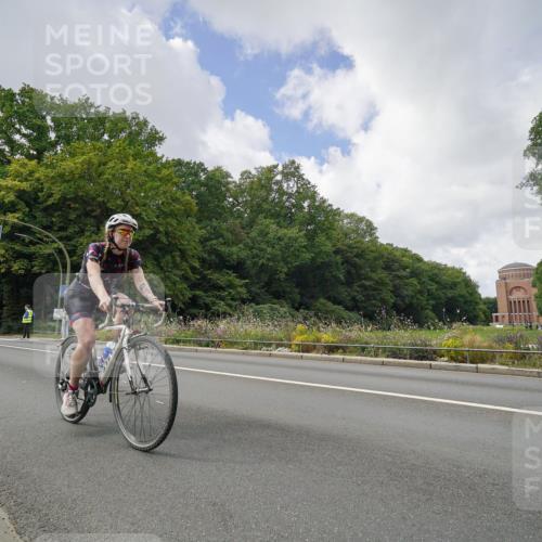 14.09.2025 - Stadtparktriathlon Michael Burmester http://msf.ph/oto/8894859 14.09.2025 12:40:05 Radfahren 1237, 1239, 1254, 1261, 1288, 1301, 1371 meine-sportfotos.de