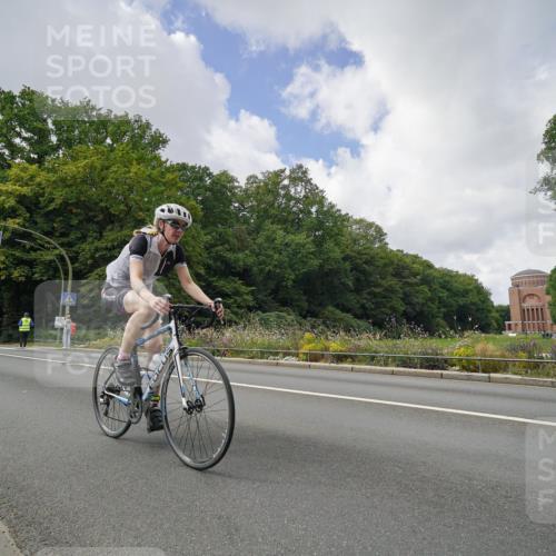 14.09.2025 - Stadtparktriathlon Michael Burmester http://msf.ph/oto/8894861 14.09.2025 12:40:08 Radfahren 1237, 1239, 1254, 1261, 1288, 1301, 1371 meine-sportfotos.de