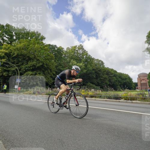 14.09.2025 - Stadtparktriathlon Michael Burmester http://msf.ph/oto/8894885 14.09.2025 12:40:57 Radfahren 1222, 1272, 1309, 1382, 1419 meine-sportfotos.de