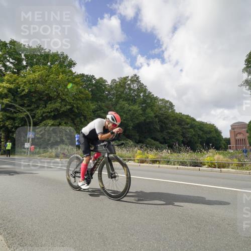 14.09.2025 - Stadtparktriathlon Michael Burmester http://msf.ph/oto/8894888 14.09.2025 12:41:04 Radfahren 1222, 1272, 1384, 1419 meine-sportfotos.de