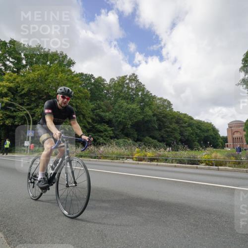 14.09.2025 - Stadtparktriathlon Michael Burmester http://msf.ph/oto/8894891 14.09.2025 12:41:09 Radfahren 1222, 1232, 1328, 1384, 1419 meine-sportfotos.de