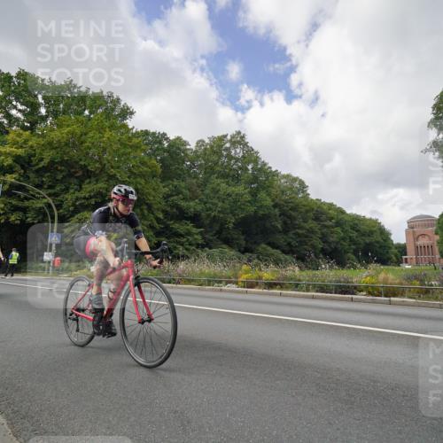 14.09.2025 - Stadtparktriathlon Michael Burmester http://msf.ph/oto/8894895 14.09.2025 12:41:21 Radfahren 1229, 1255, 1328, 1329, 1332, 1336, 1403 meine-sportfotos.de