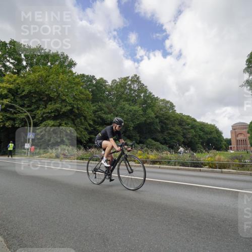 14.09.2025 - Stadtparktriathlon Michael Burmester http://msf.ph/oto/8894899 14.09.2025 12:41:24 Radfahren 1228, 1229, 1255, 1329, 1332, 1336, 1343, 1403 meine-sportfotos.de