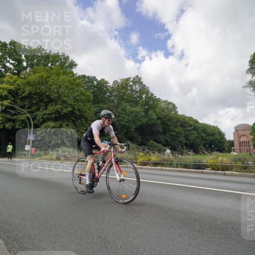 14.09.2025 - Stadtparktriathlon Michael Burmester http://msf.ph/oto/8894900 14.09.2025 12:41:25 Radfahren 1228, 1229, 1255, 1329, 1332, 1336, 1343, 1403 meine-sportfotos.de
