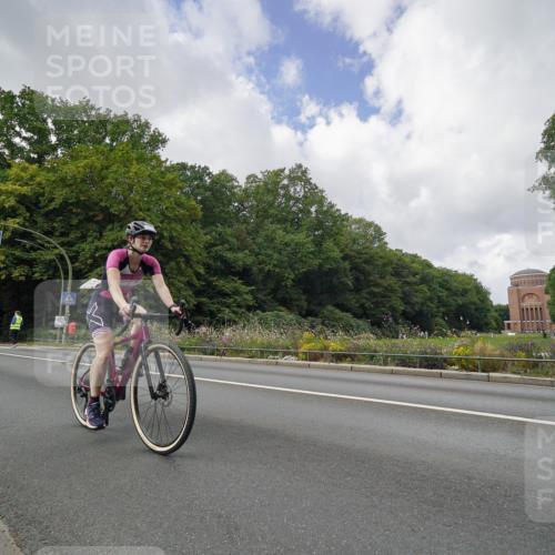 14.09.2025 - Stadtparktriathlon Michael Burmester http://msf.ph/oto/8894902 14.09.2025 12:41:31 Radfahren 1228, 1304, 1334, 1343, 1403 meine-sportfotos.de